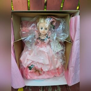 Vintage Madame Alexander Moss Rose #1559  14" Doll. 1970s. New.